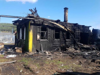 7 мая в поселке Большой Луг Шелеховского района, горел частный жилой дом.